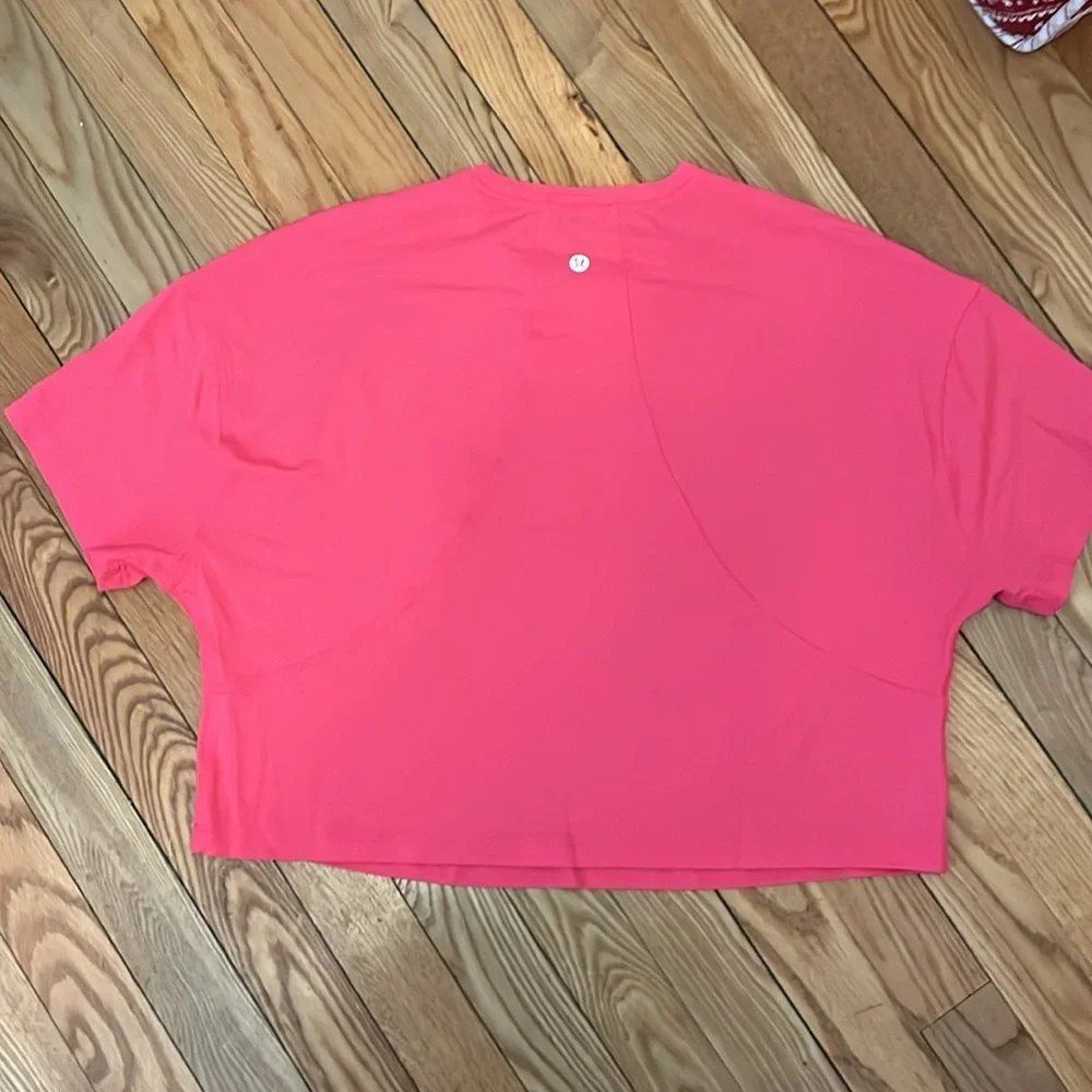Lululemon Women's Pink Crop Top - Picture 2 of 7